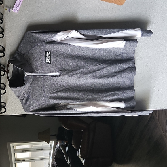 Victoria Secret Pink - Picture 1 of 2